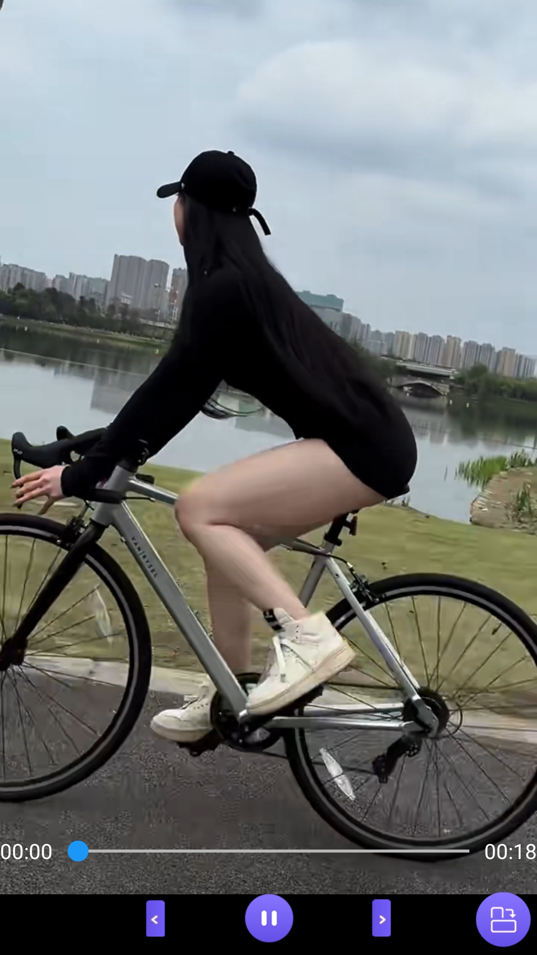 调教男奴视频免费截图